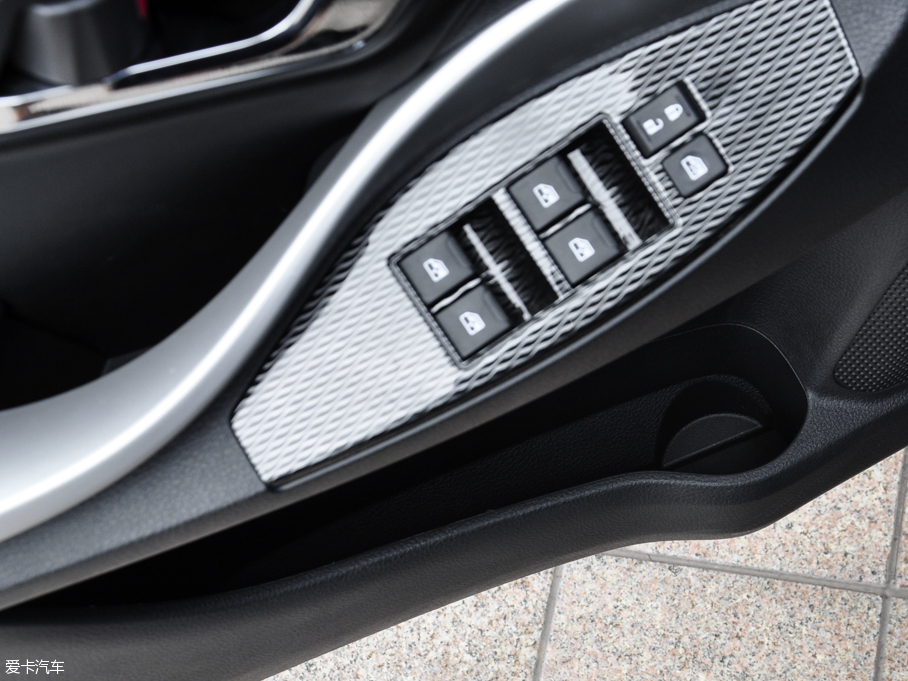 2016̩Z300 1.5L քӺA