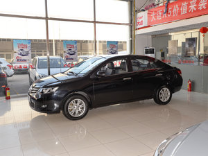 2016款1.5L 手动感恩版 棕内+天窗 正侧（左）