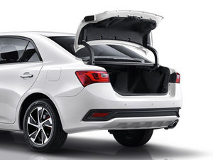 2016款1.5L 手动旗舰型 空间座椅