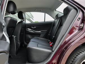2016款1.5L 手动豪华型 后排空间