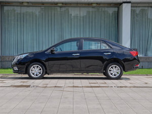 2016款1.5L 手动精英型 正侧（左）