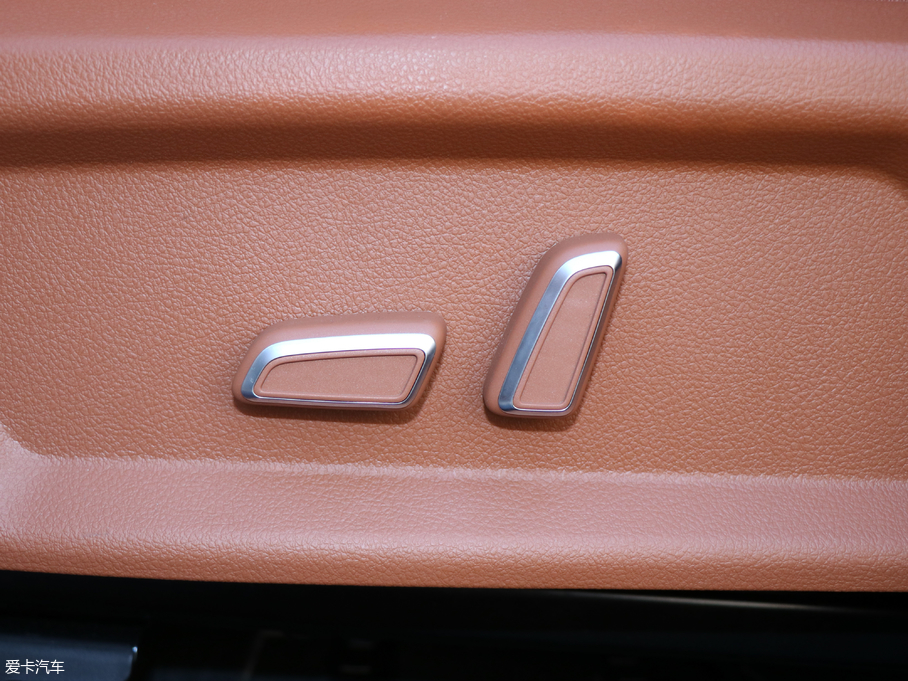 2017̩T700 2.0T ԄF