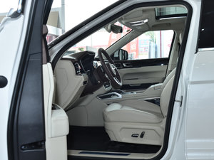 2017款1.8T 双离合尊享型 前排空间