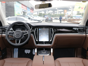 2017款贺岁版 1.8T 自动尊享型 内饰全景