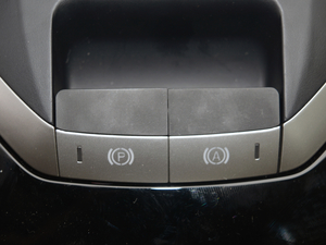 2017Rq 1.8T Ԅ(dng) v܇(ch)Ƅ(dng)