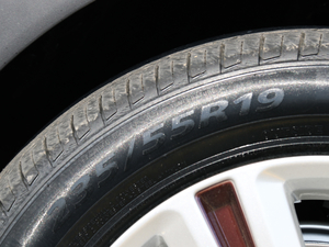 2017Rq 1.8T Ԅ(dng)F ݆̥ߴ