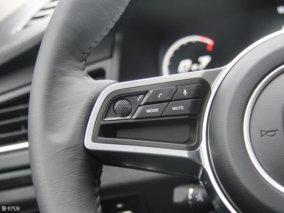 2016�̩T600 �\�Ӱ� 1.5T �քӺ��A��