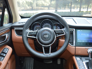 2017款2.0T DCT极致之光版 方向盘