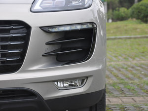 2017款2.0T DCT极致之心版 前雾灯