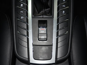 2017款2.0T 手动极致之光版 驻车制动器
