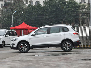 2017款白金版 1.5T 手动豪华型 正侧（左）