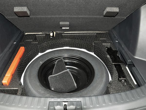 2017款白金版 1.5T 手动豪华型 备胎