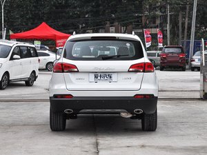 2017款升级版 1.5T 手动豪华型 7座 正后	