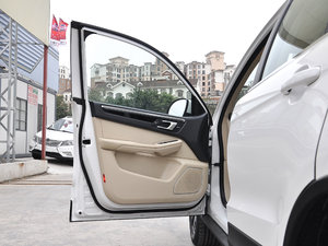 2017款升级版 1.5T 手动豪华型 7座 驾驶位车门