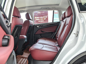 2017款升级版 1.5T CVT总督型 后排空间