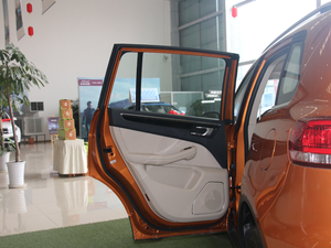 2017款升级版 1.5T 手动豪华型  左后车门