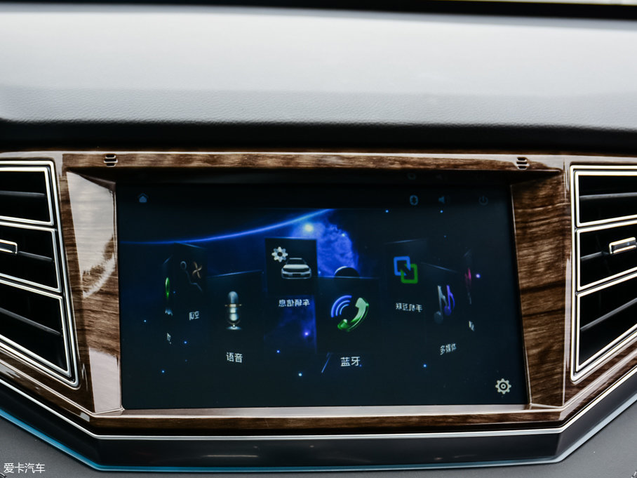 2017����~X7 1.8T �ք����F��