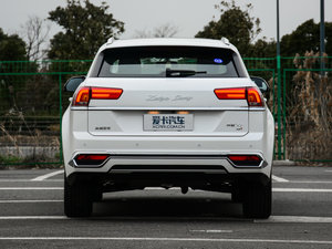 2017款1.8T 手动尊贵型 正后	