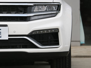 2017款1.8T 手动豪华型 前雾灯