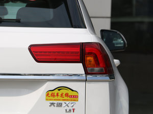 2017款1.8T 手动豪华型 尾灯