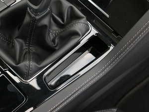2017款1.8T 手动豪华型 中控区
