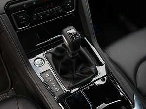 2017款1.8T 手动豪华型 中控区