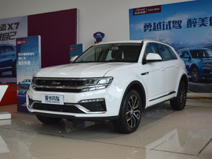2017款1.8T DCT尊贵型 左前45度