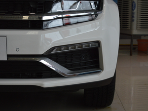 2017款1.8T DCT尊贵型 前雾灯