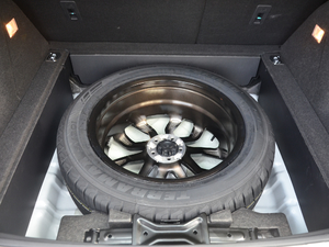 2017款上进版 1.8T DCT华山型 备胎