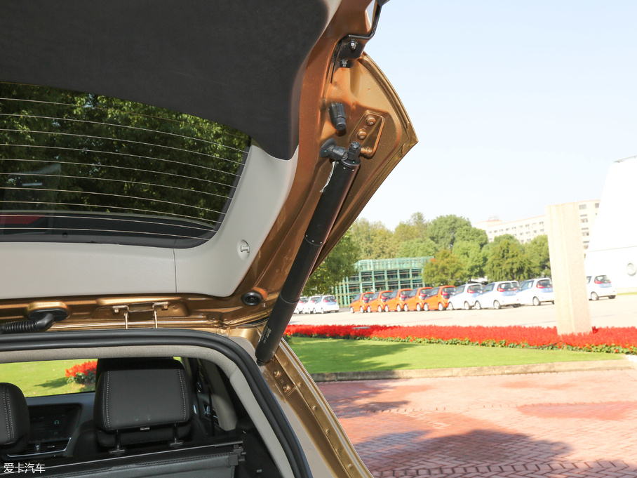 2018�̩T600 �\�Ӱ� 1.8T DCT���F��