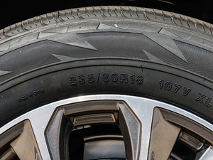 2018款运动版 1.5T 手动豪华型 轮胎尺寸