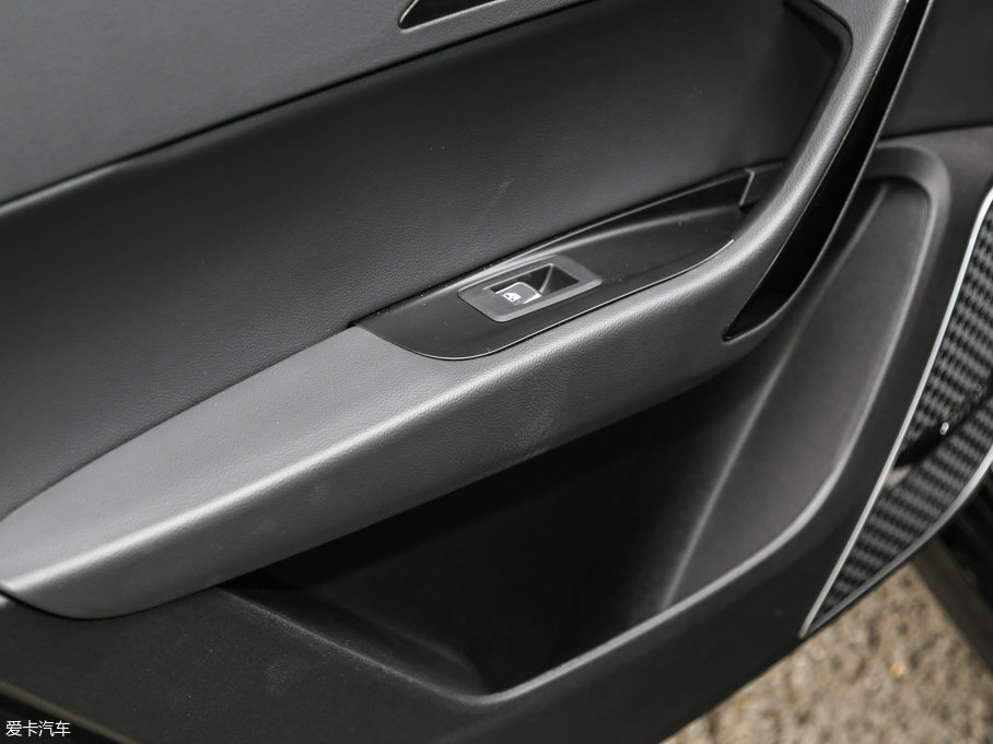 2017̩Z560 1.5T քF