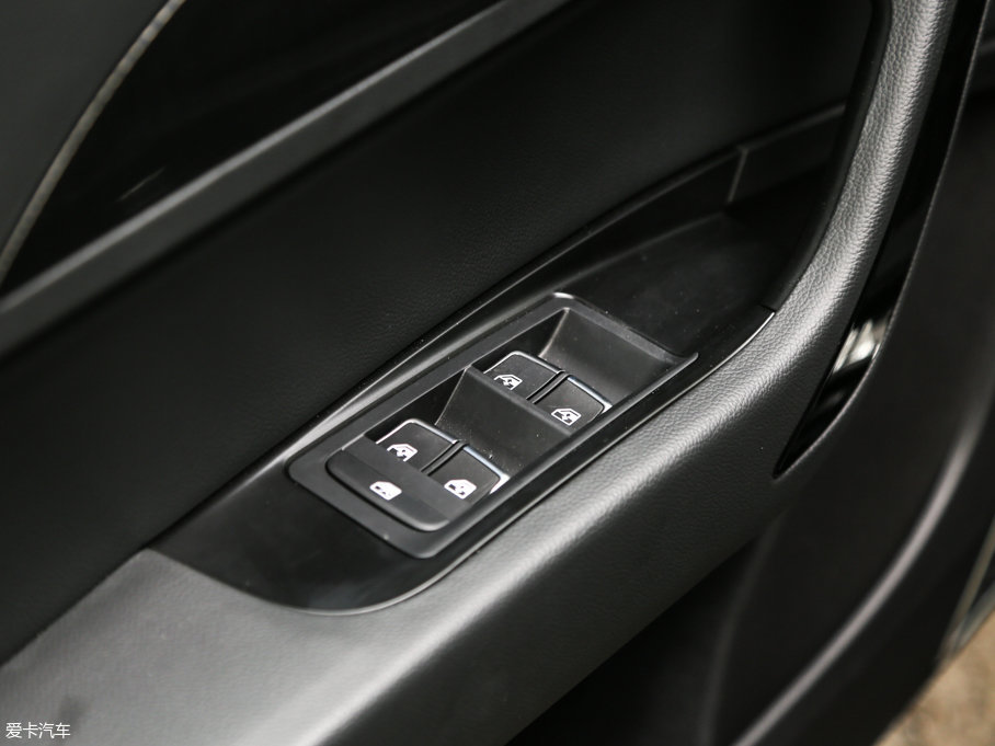 2017̩Z560 1.5T քF