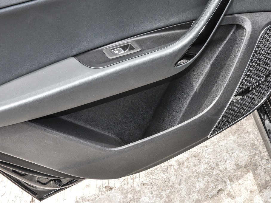 2017̩Z560 1.5T CVTA