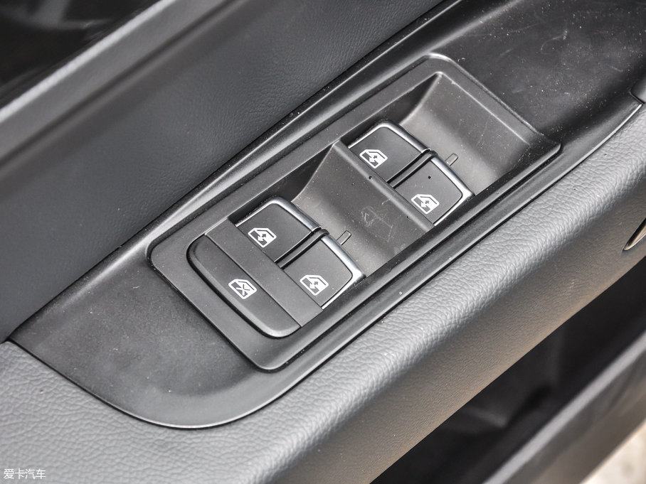 2017̩Z560 1.5T CVTA