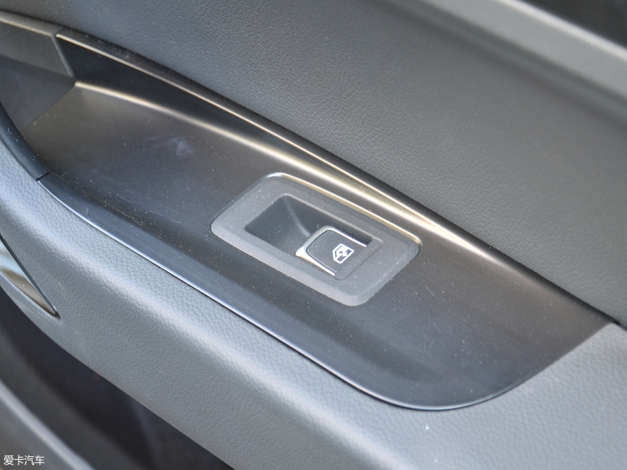 2017̩Z560 1.5T քF