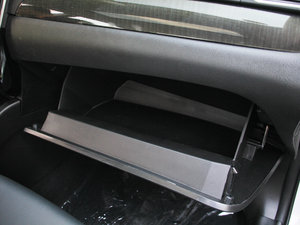2017款1.5L 手动豪华型 手套箱