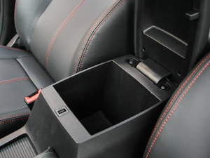 2017款1.5L 手动豪华型 空间座椅