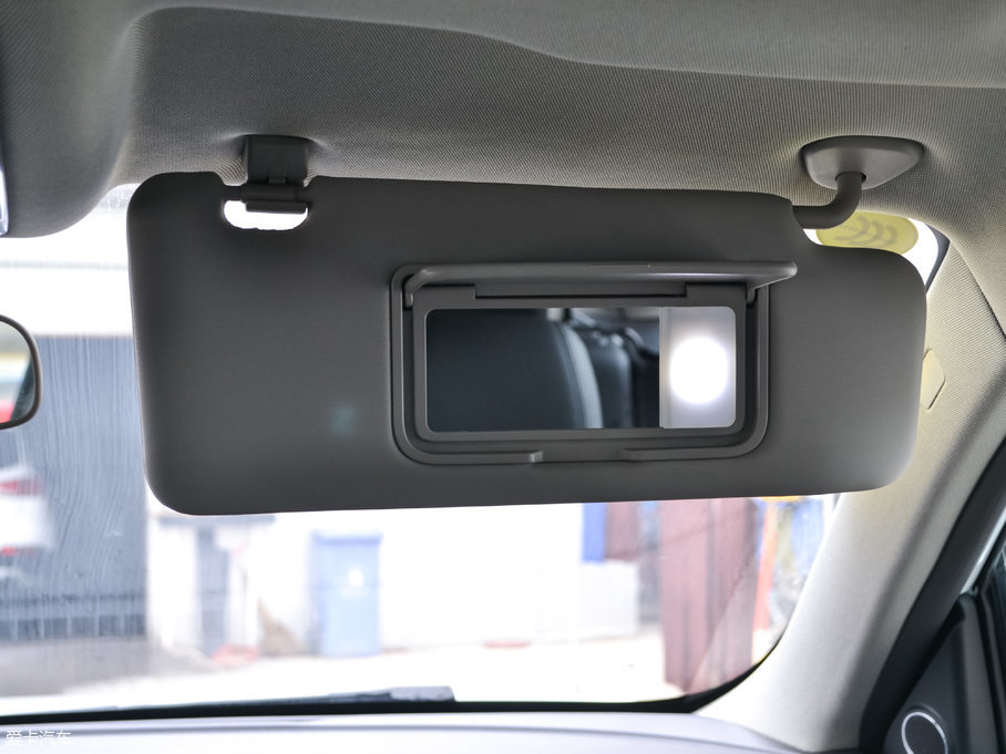 2017�̩T600 Coupe 1.8T  DCT������