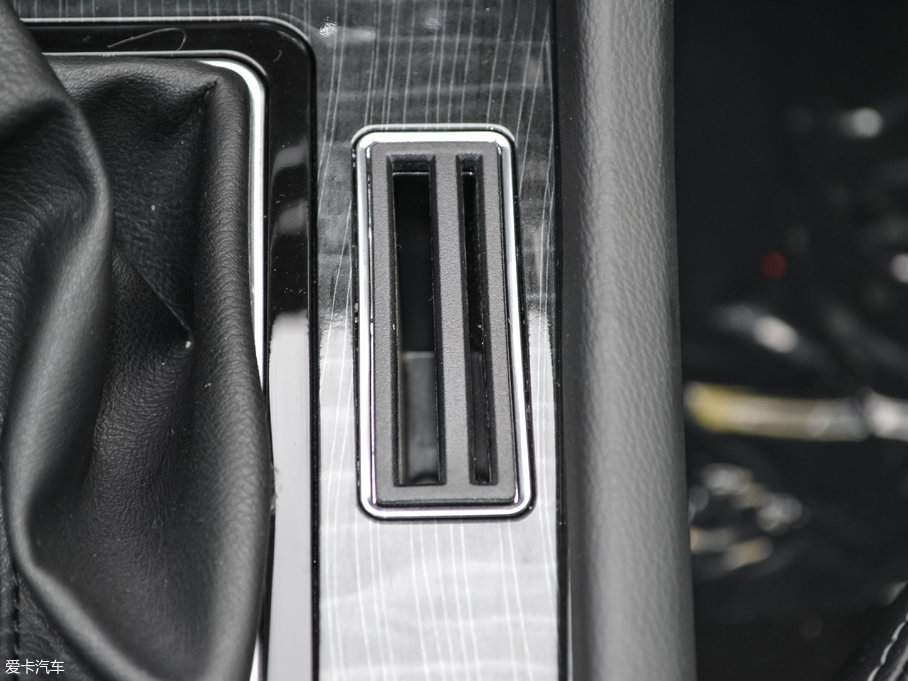 2017�̩T600 Coupe 1.8T  DCT������