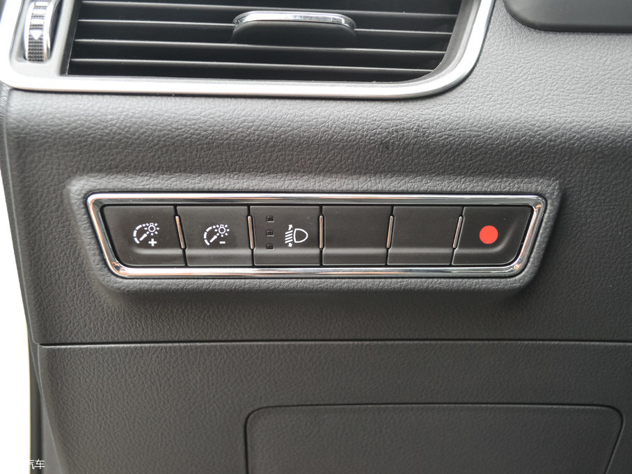 2017�̩T600 Coupe 1.8T  DCT������