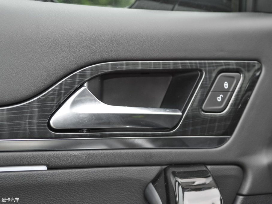 2017�̩T600 Coupe 1.8T  DCT������