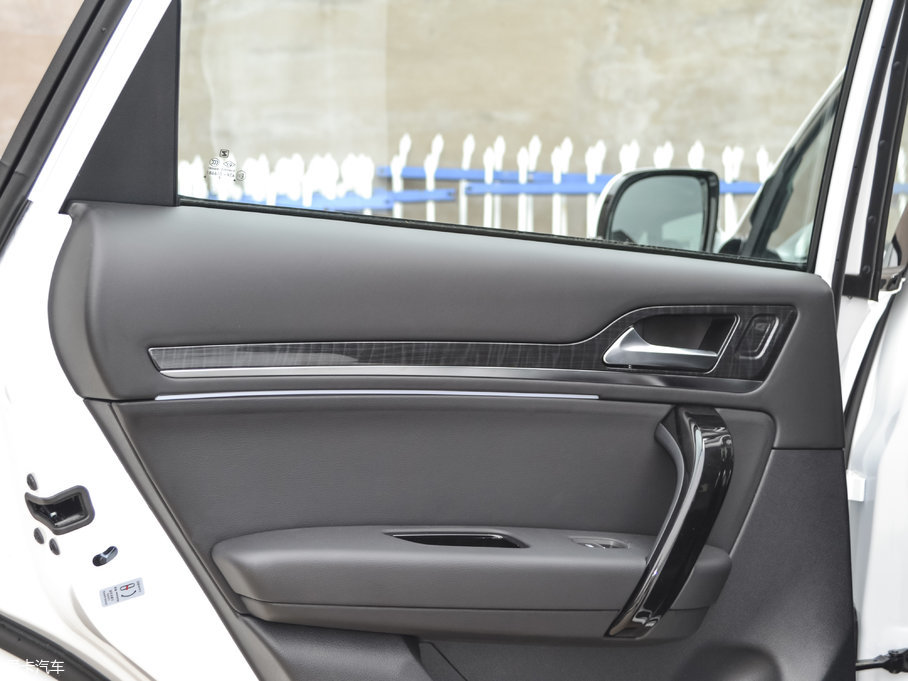 2017�̩T600 Coupe 1.8T  DCT������