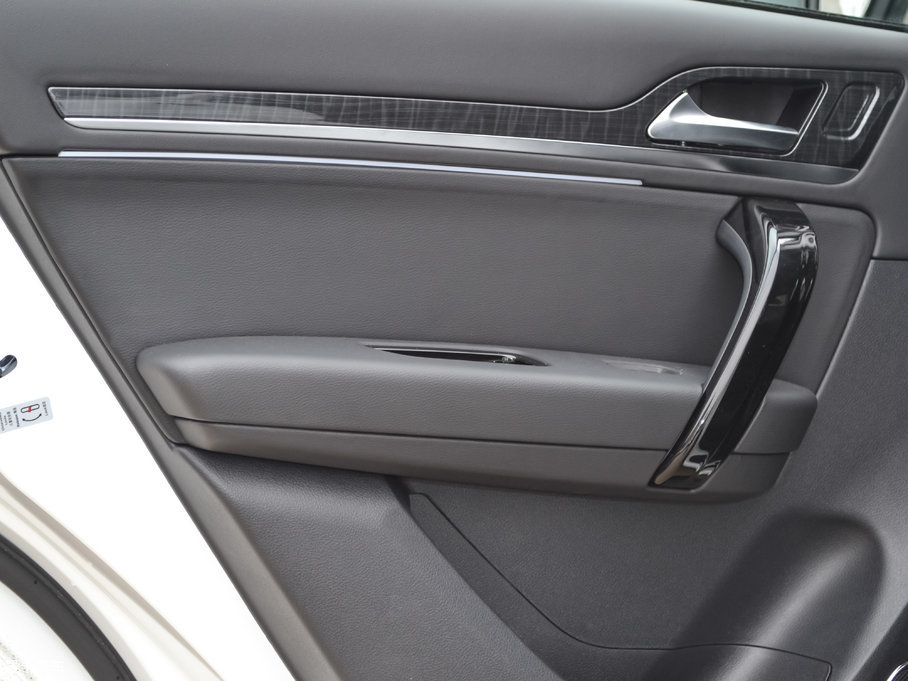 2017�̩T600 Coupe 1.8T  DCT������