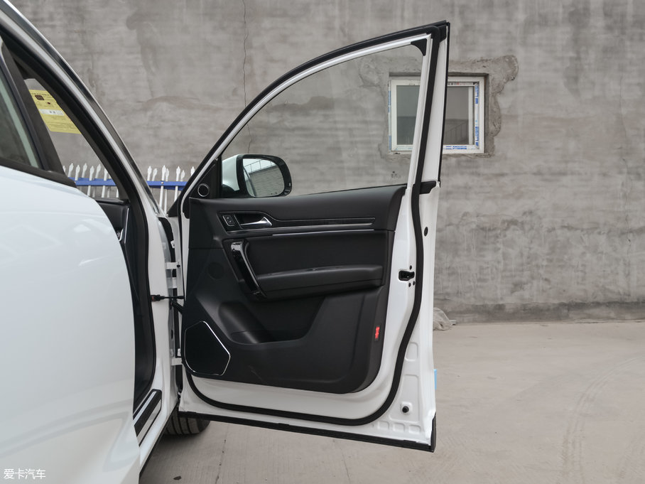 2017�̩T600 Coupe 1.8T  DCT������