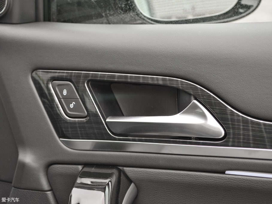 2017�̩T600 Coupe 1.8T  DCT������