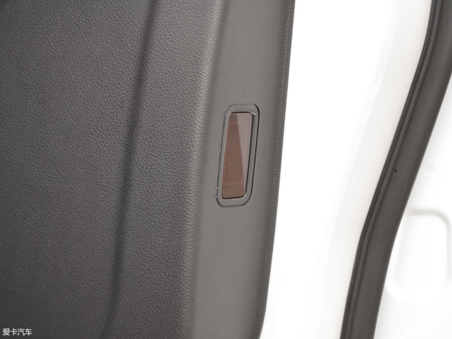 2017�̩T600 Coupe 1.8T  DCT������