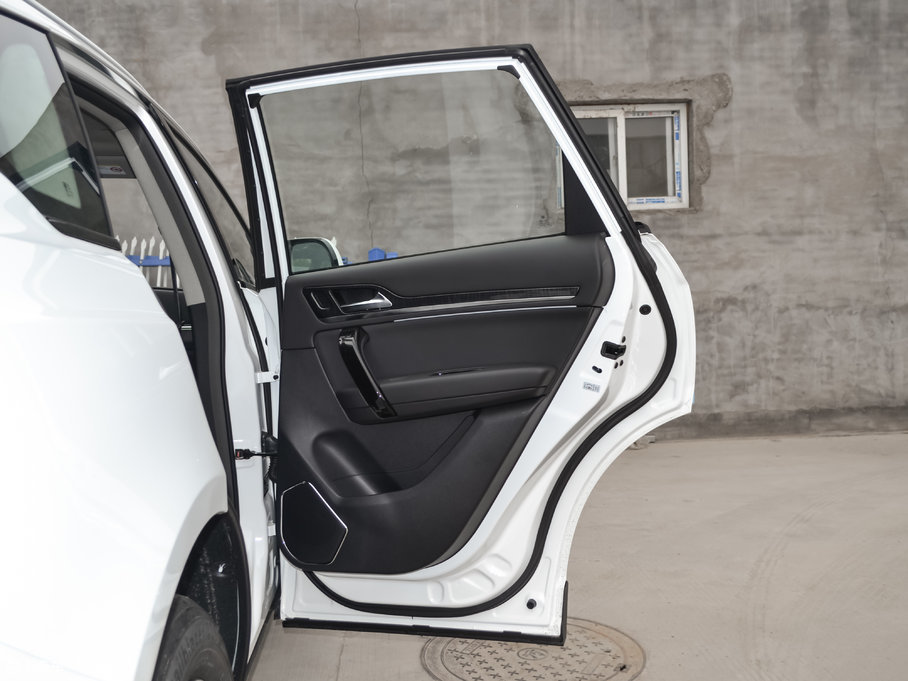 2017�̩T600 Coupe 1.8T  DCT������