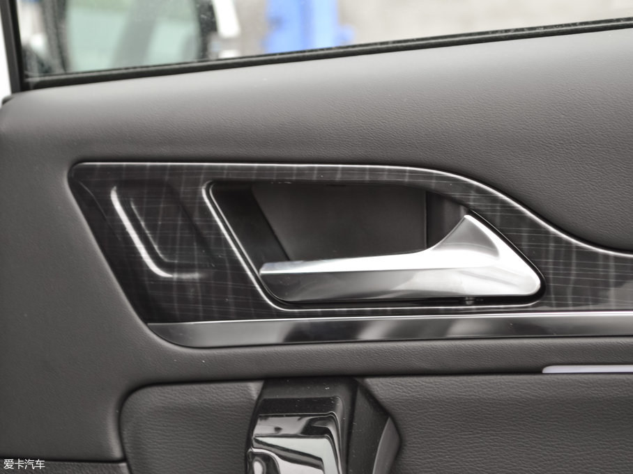 2017�̩T600 Coupe 1.8T  DCT������