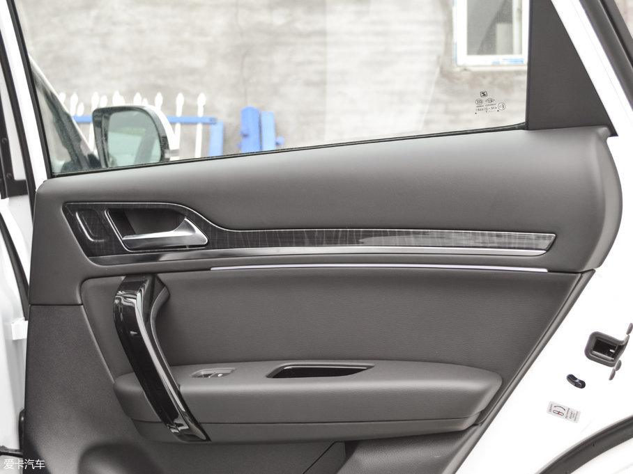 2017�̩T600 Coupe 1.8T  DCT������